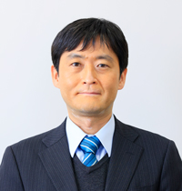 安藤慎吾教授の写真